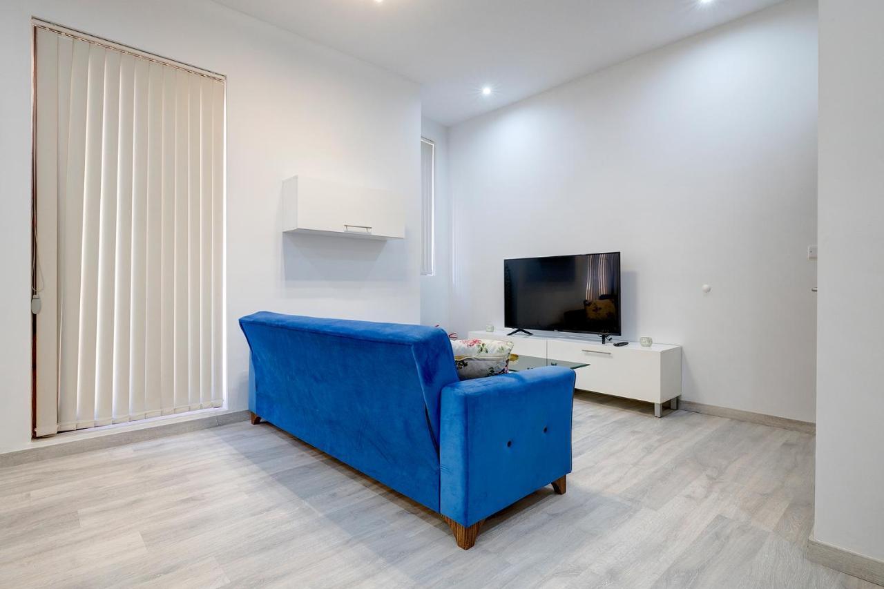 Picturesque Sliema Pad Steps From The Seafront Apartment Exterior photo